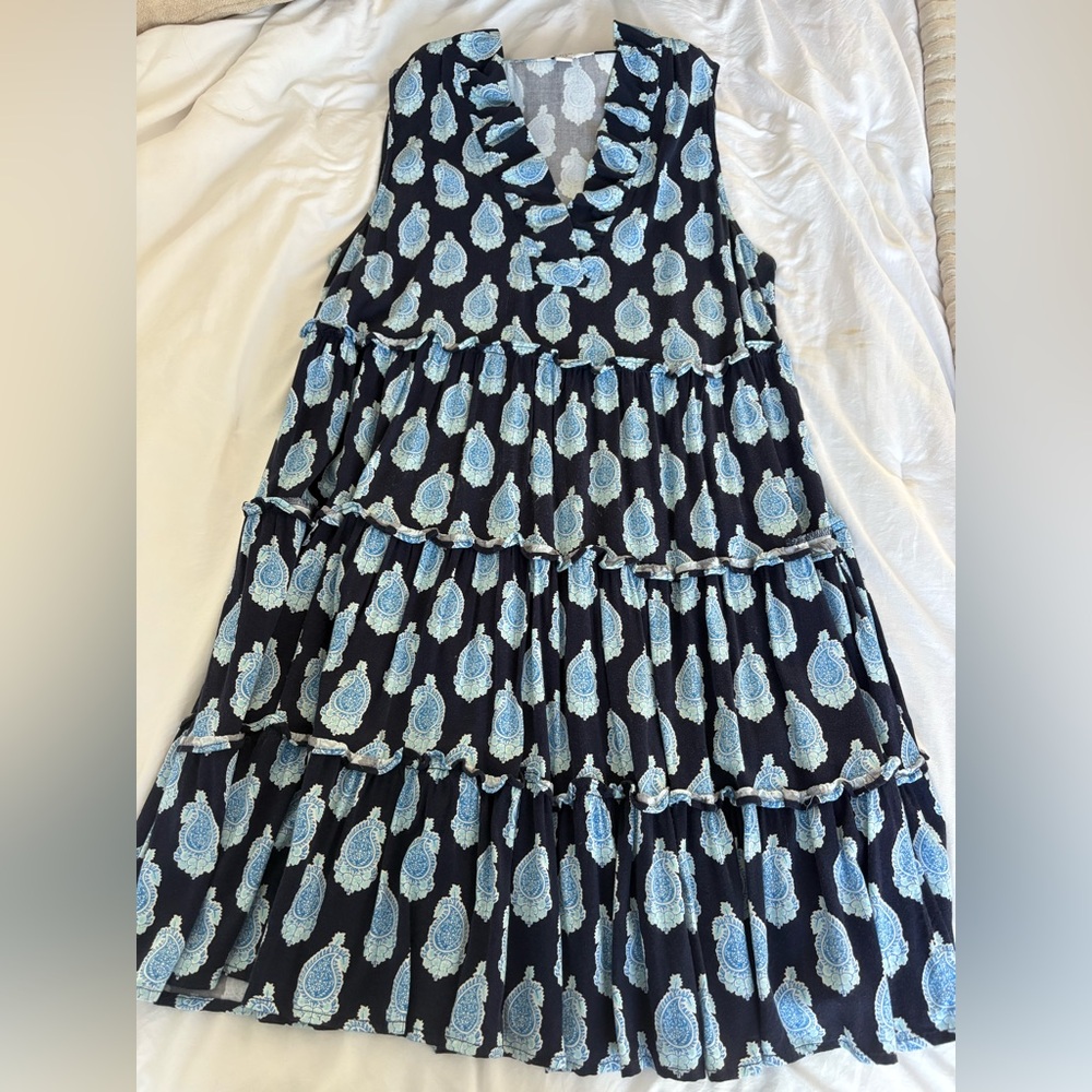 Crown & Ivy Sleeveless Black and Blue Patterned Dress